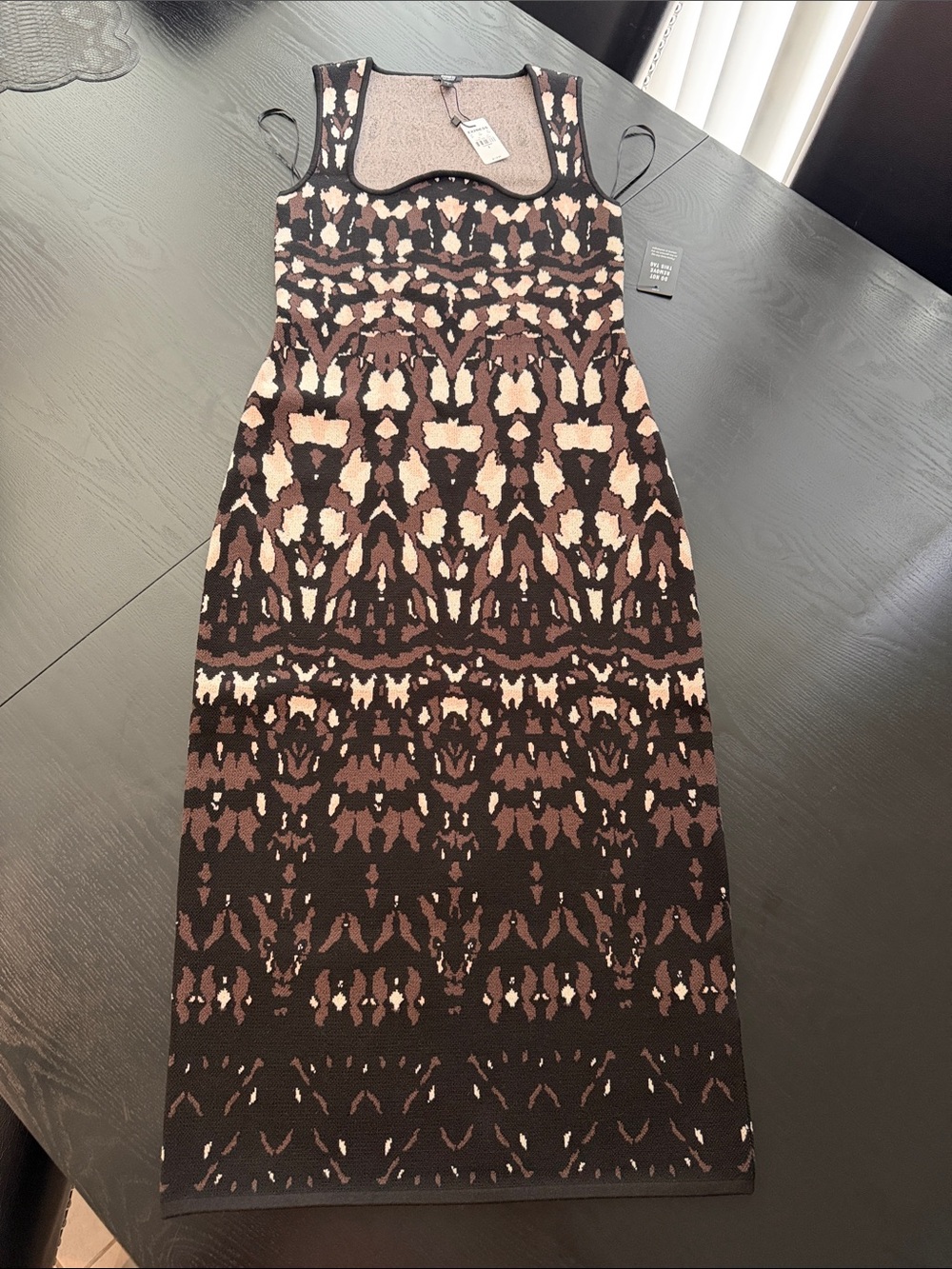 Express - Sleeveless Patterned Midi Dress in Brown and Cream